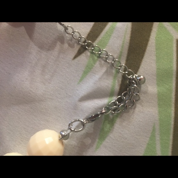 🍍Beige, Brown, Tan Chunky Necklace Silver Balls - Picture 2 of 3